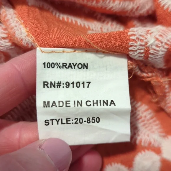 Solitaire Embroidered Floral Scallop Hem Blouse Top - Picture 7 of 9